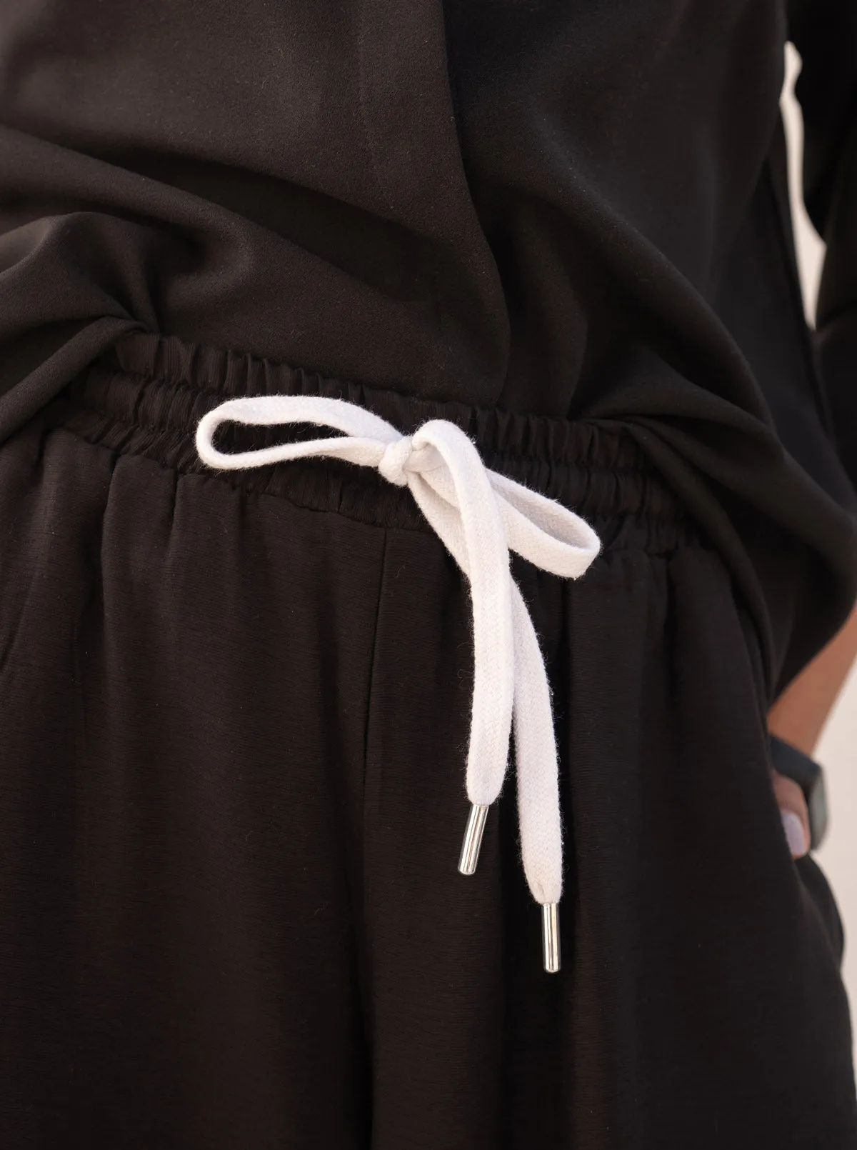 BLACK DRAWSTRING CULOTTES