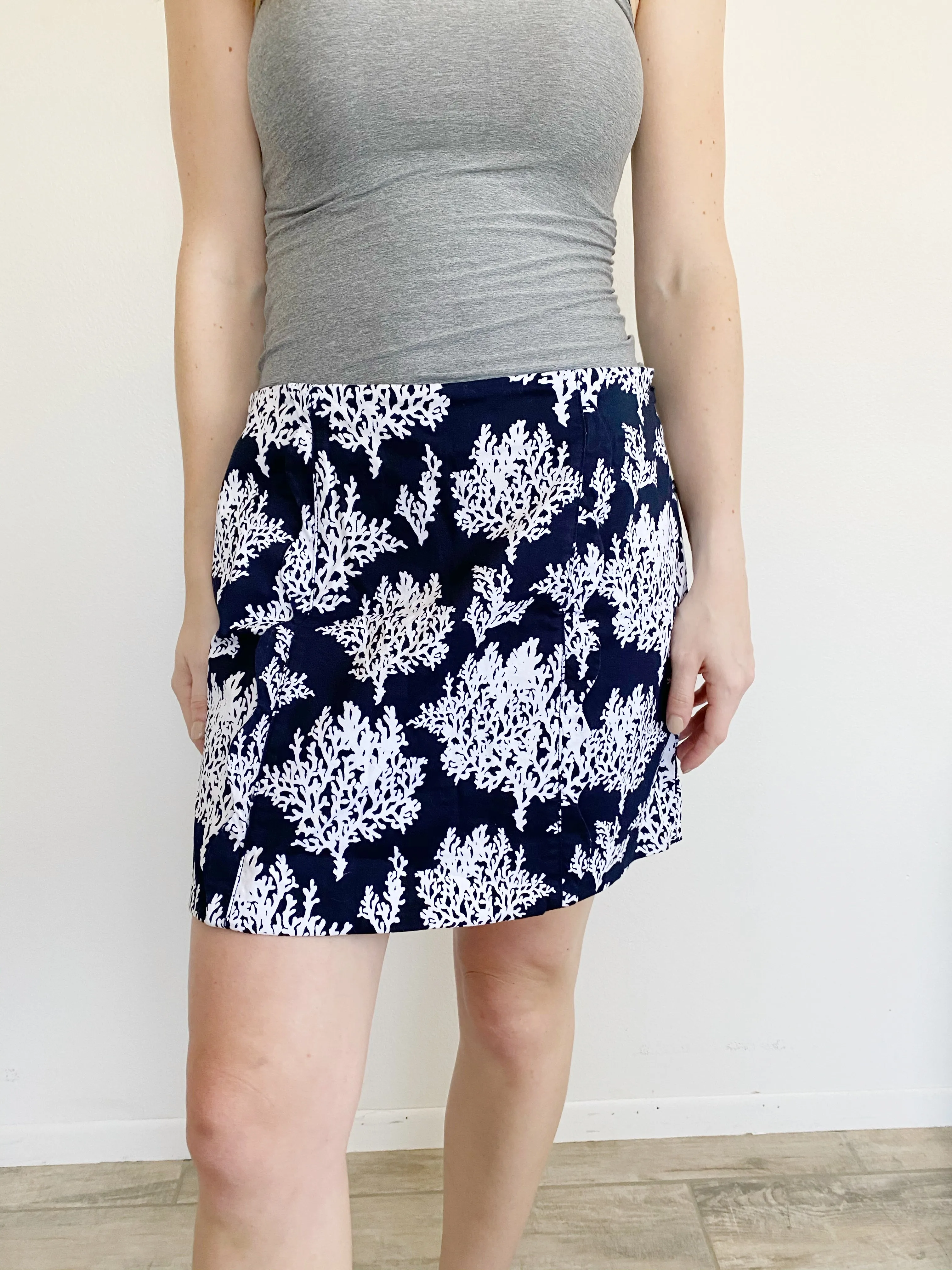 Crown & Ivy Printed Navy White Scallop Pencil Skort NWT 6
