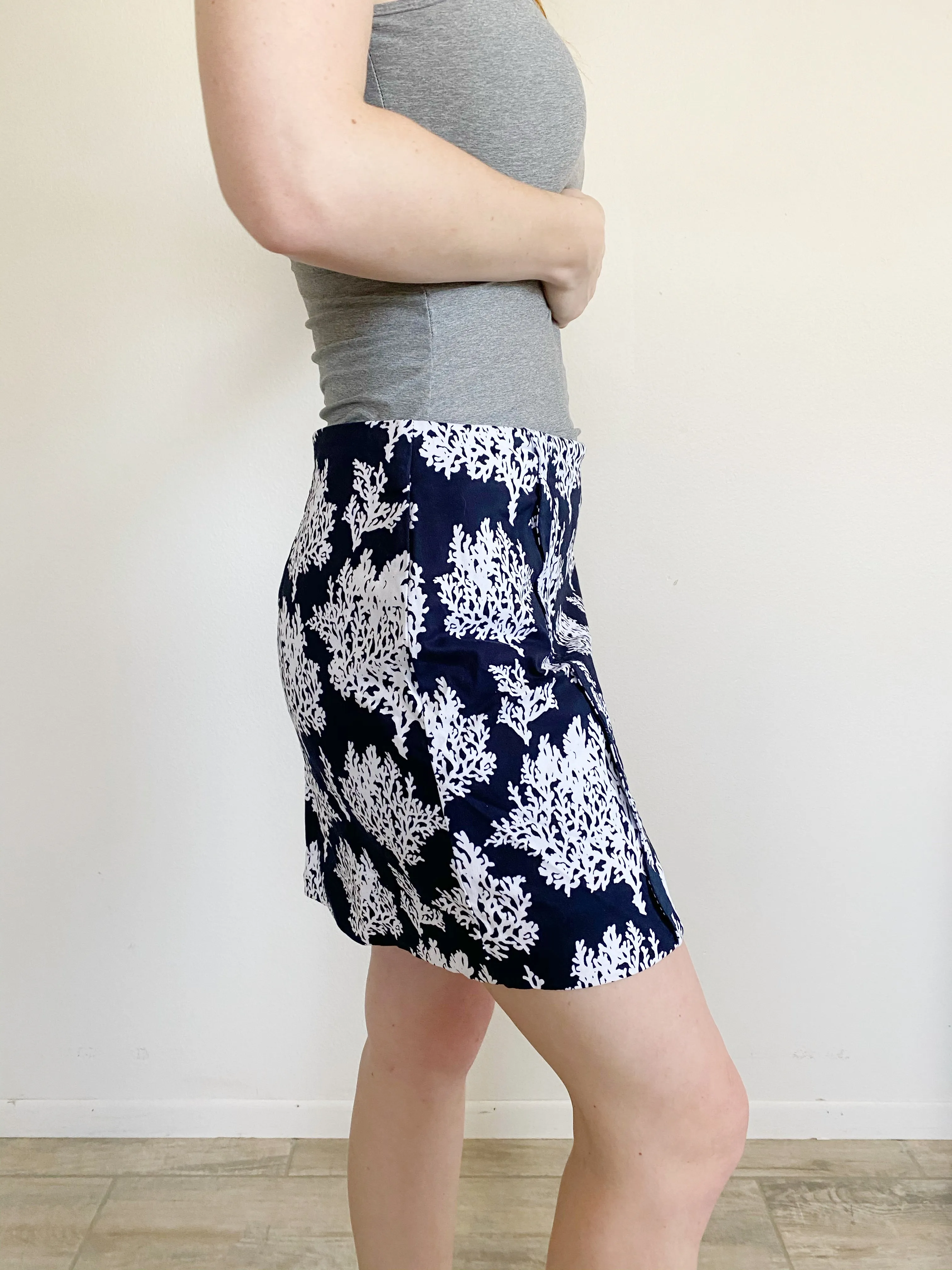 Crown & Ivy Printed Navy White Scallop Pencil Skort NWT 6