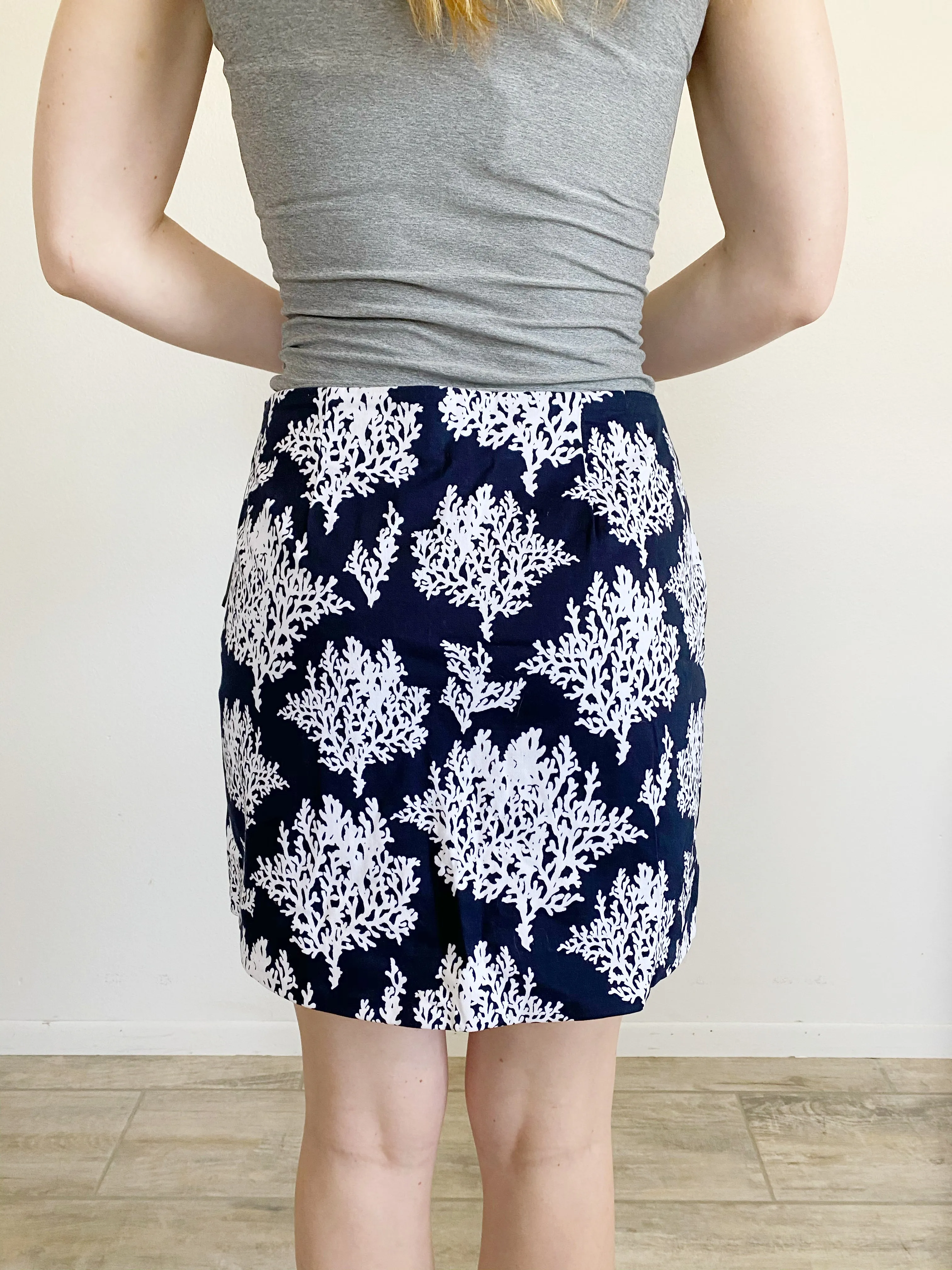 Crown & Ivy Printed Navy White Scallop Pencil Skort NWT 6