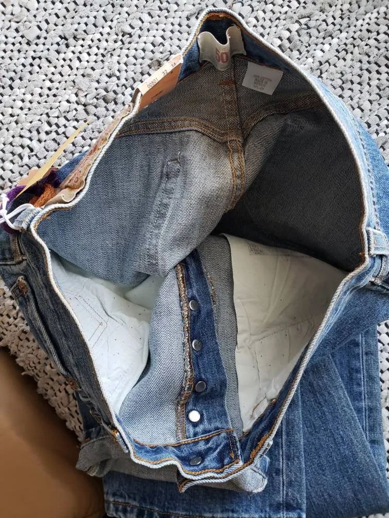 Levi's 501 - 32"x34" red tab, SOLD